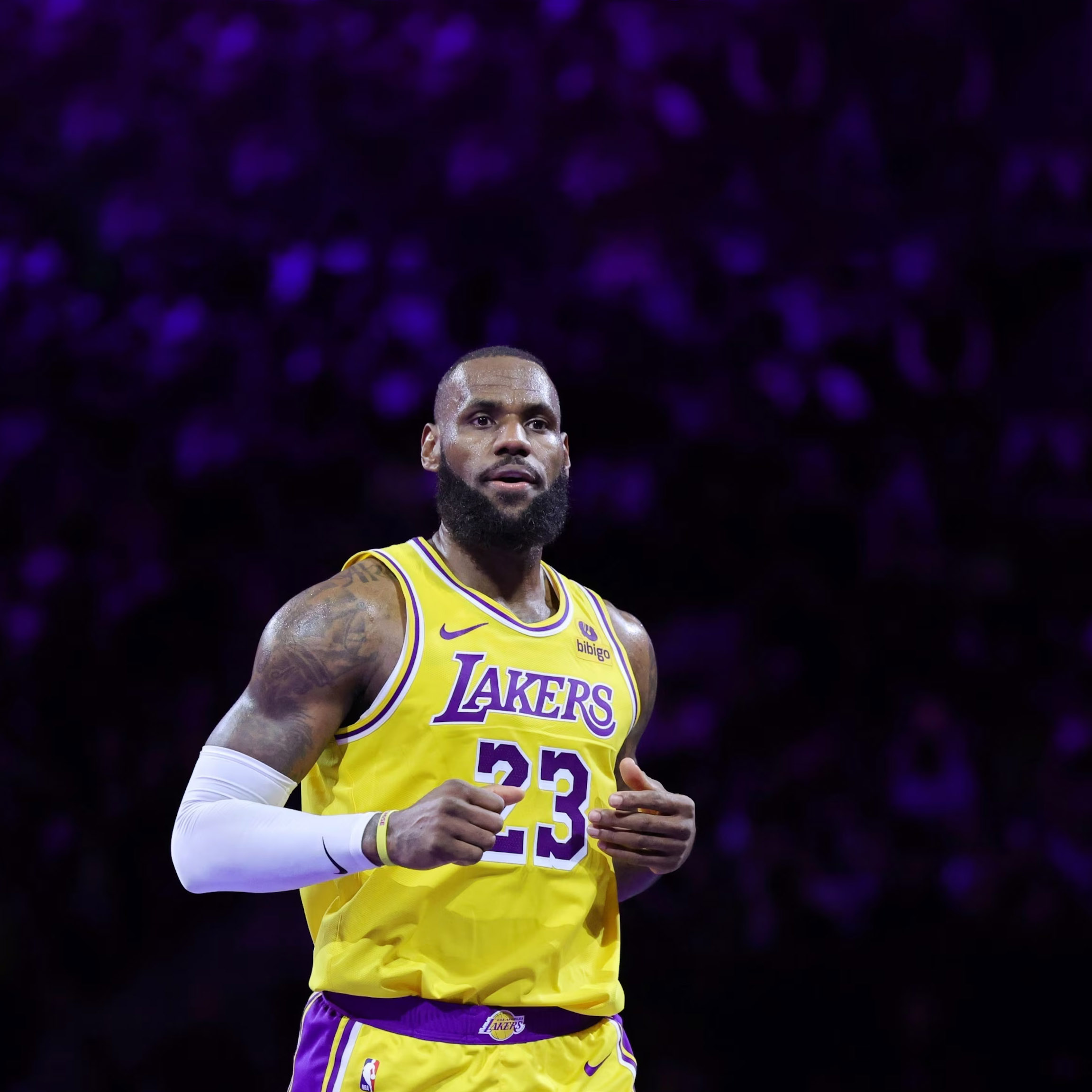 LeBron James nói tôi xem golf trên YouTube, đừng hỏi tôi về bóng rổ.