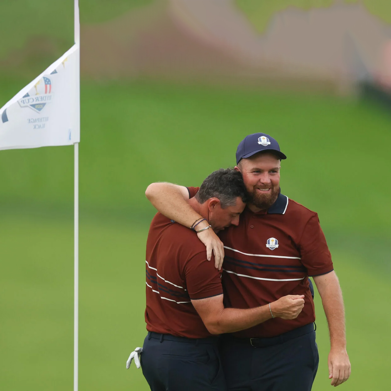 Vì sao Shane Lowry không ăn mừng cùng Rory McIlroy?