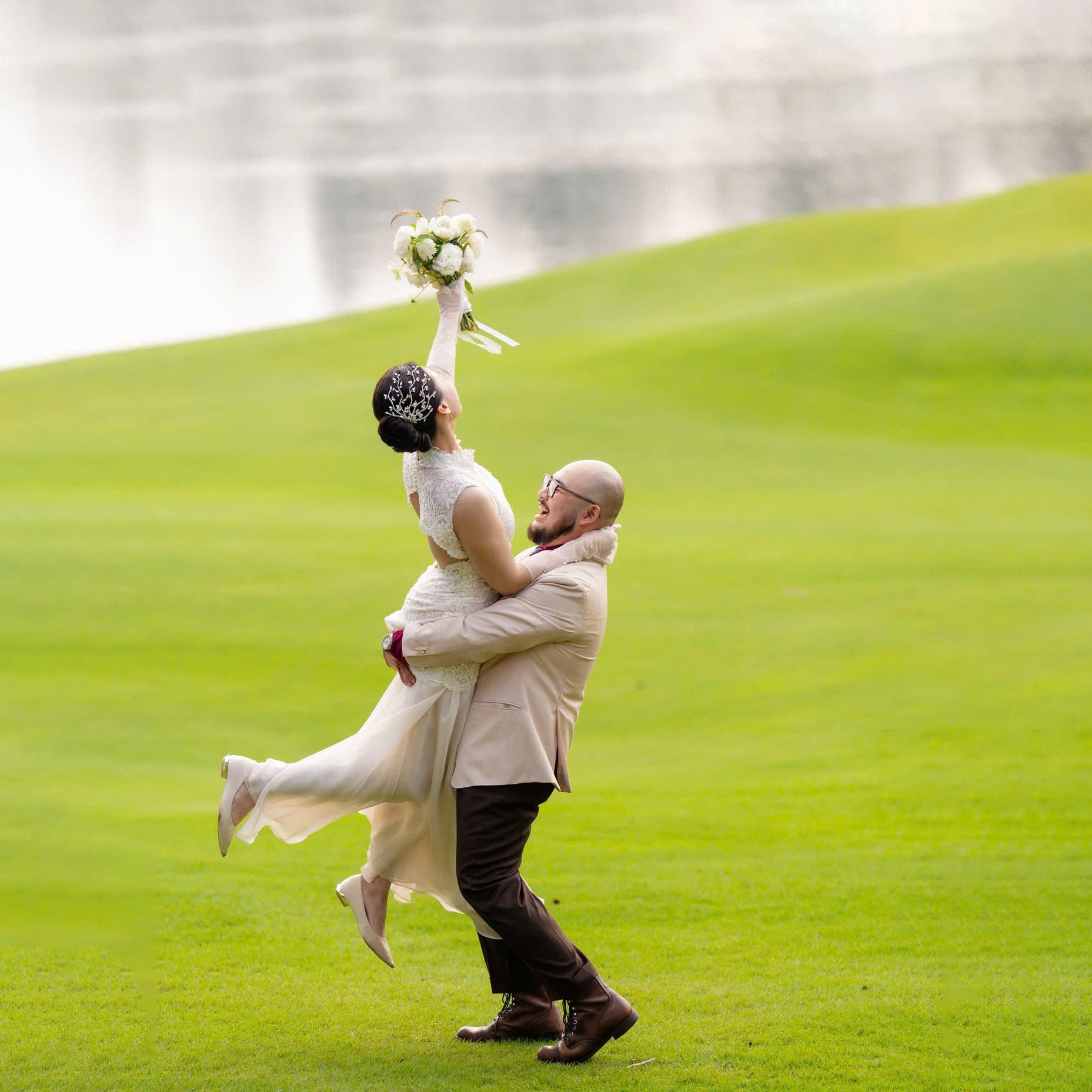 Tình yêu giữa sắc xanh: Intimate Wedding độc bản tại Sân golf Long Biên