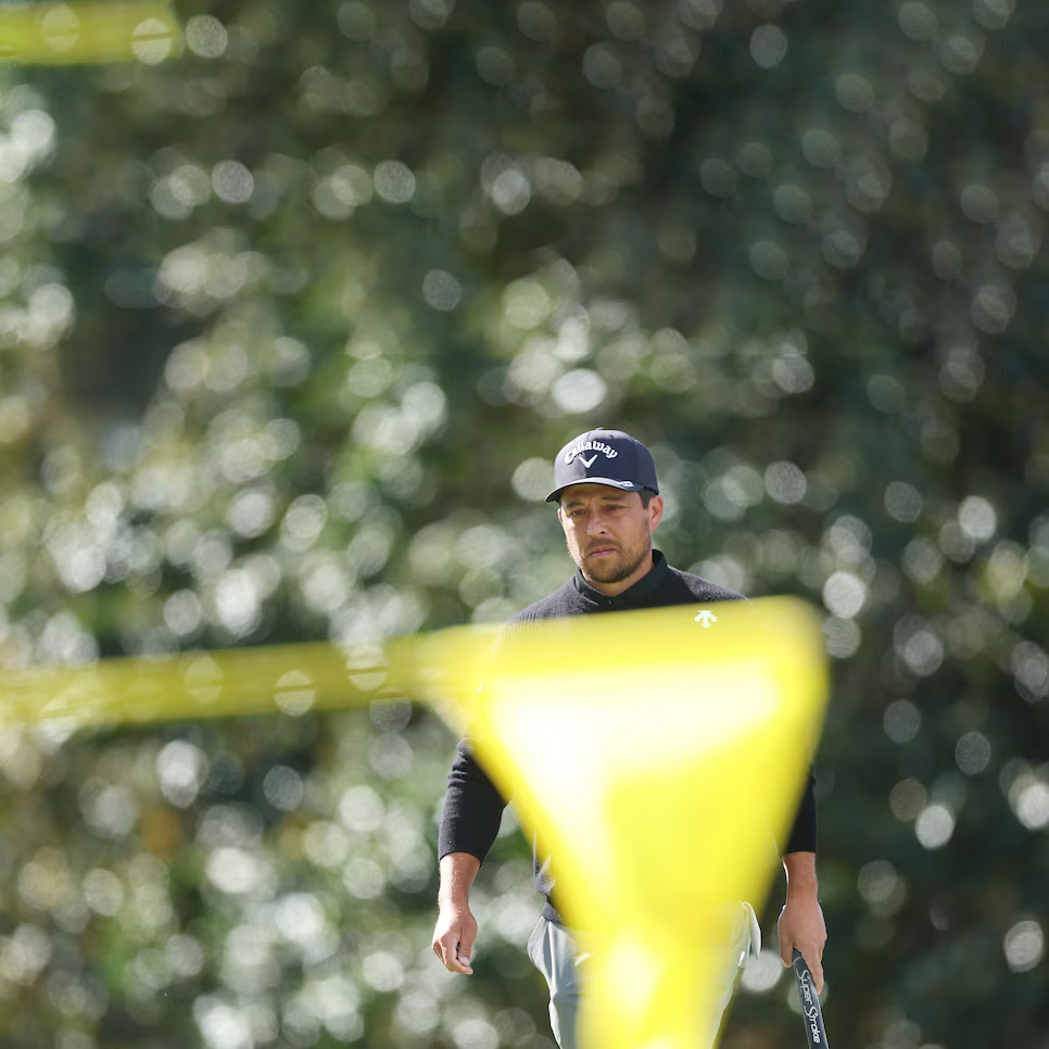 Xander Schauffele Đánh bóng vào thẳng túi đồ lưu niệm