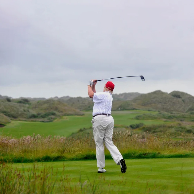 Ông Trump tốn hơn 100 triệu USD tiền thuế cho golf chỉ sau 14 tháng