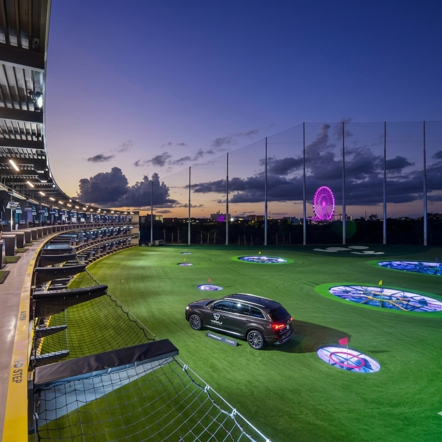 Sân tập Topgolf bị SUV đột nhập, gây thiệt hại hàng ngàn đô