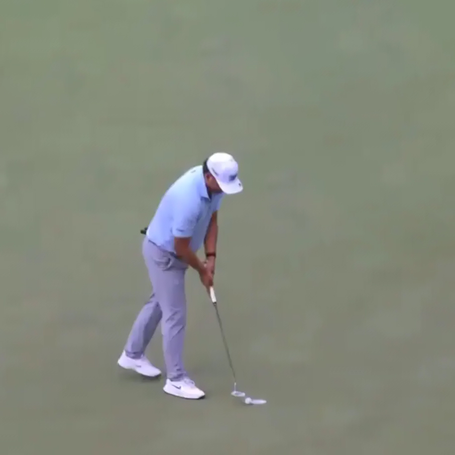 Sai lầm khó tin của nhà vô địch LIV Golf