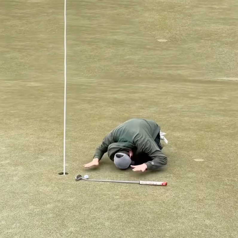 Khi người bạn thân nhất cũng là đối thủ lớn nhất