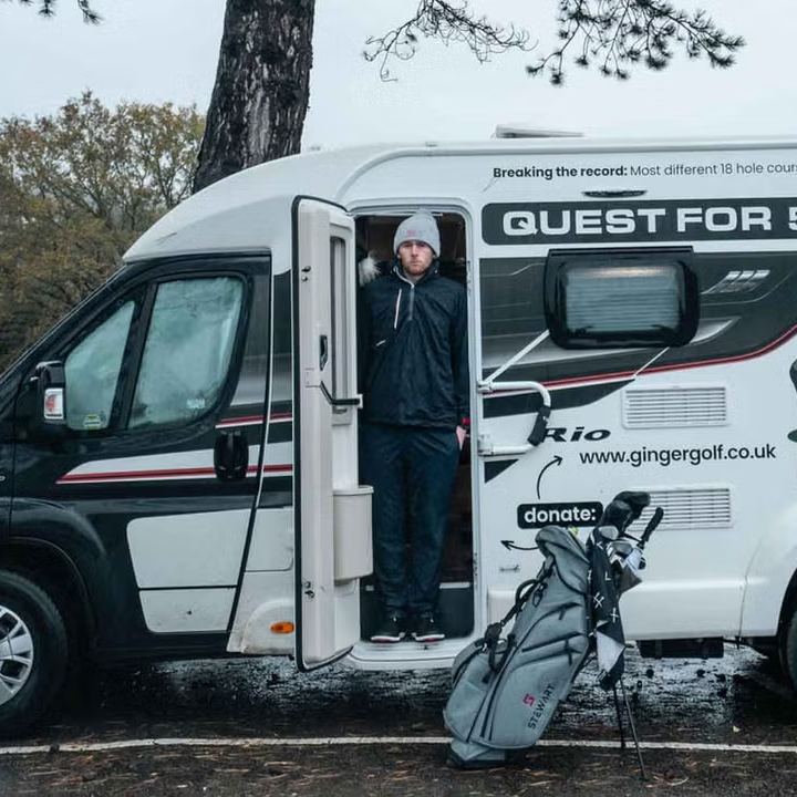 Golfer phá kỷ lục thế giới về số vòng 18 hố trên các sân khác nhau trong một năm