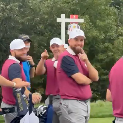 Câu chọc Rory McIlroy hay đến mức chính anh cũng bật cười
