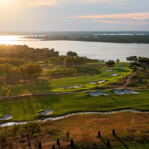 Tỷ phú chi 50 triệu USD xây sân golf riêng chỉ cho gia đình sử dụng