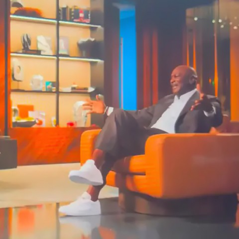 Michael Jordan kể câu chuyện về lần ném rổ khiến huyền thoại run sợ trước mặt trẻ nhỏ