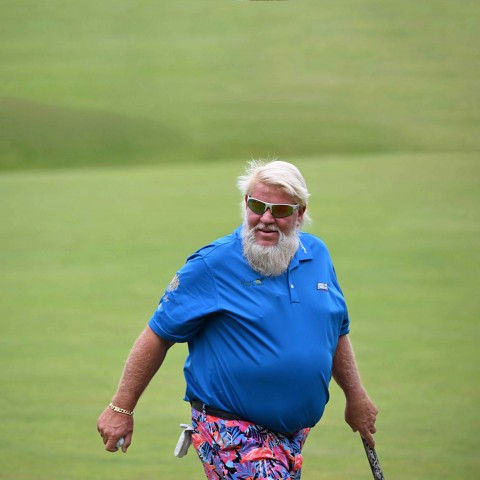 Hooters phá sản, John Daly mất điểm hẹn huyền thoại trong mùa golf