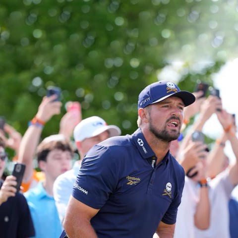 Bryson DeChambeau đăng thông điệp bí ẩn về tương lai thi đấu chuyên nghiệp