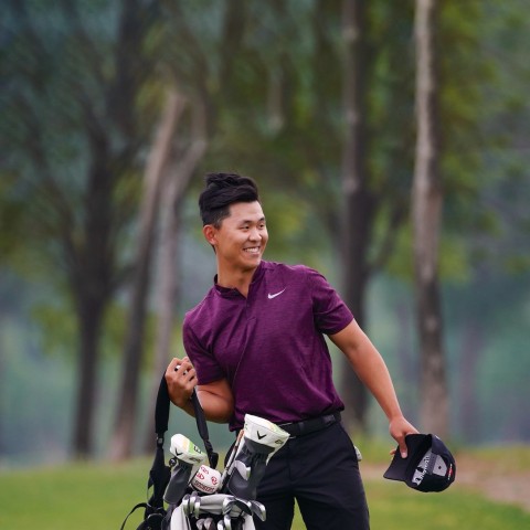 Ngôi sao YouTube Golf gây tranh cãi khi gọi người hâm mộ golf trên YouTube là hội 'lắm chuyện'