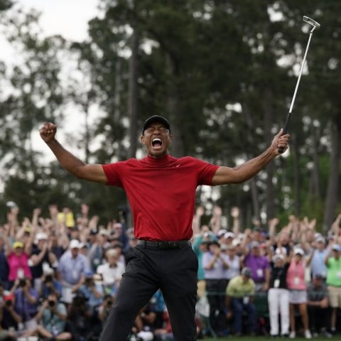 Tiger Woods bước vào chương ba cuộc đời ở tuổi 50