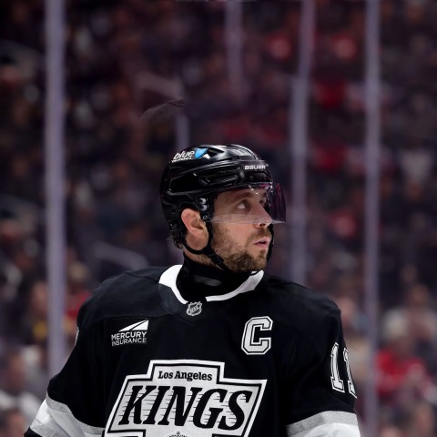 Anze Kopitar tuyên bố giải nghệ và những câu chuyện liên quan đến golf