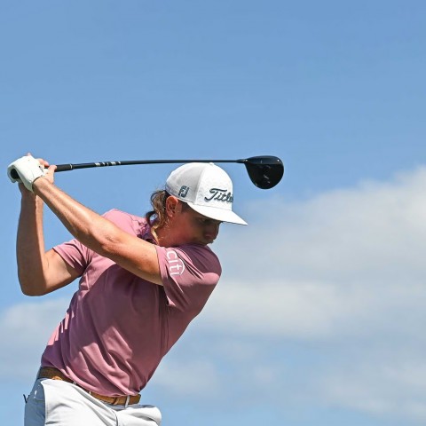 Cam Smith dùng nguyên túi gậy để giải cứu bóng khỏi hố cát