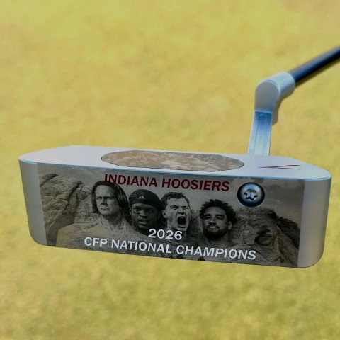 Gậy putter 'Never Daunted' kỷ niệm chức vô địch College Football