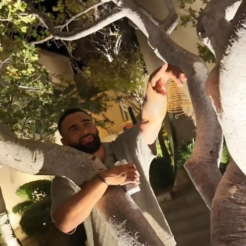 Cầu thủ NFL bị vợ ép tạo dáng như siêu mẫu để được đi chơi golf