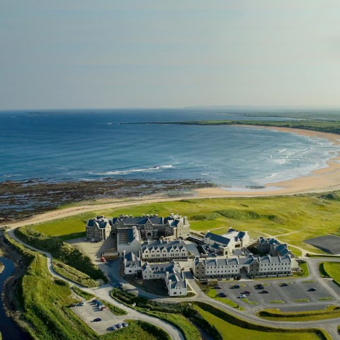 Ốc sên đang làm chậm kế hoạch xây phòng khiêu vũ của Trump tại sân golf ở Ireland