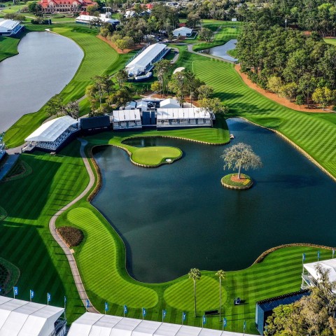 Hố 17 TPC Sawgrass: Đảo nhỏ kia để làm gì?