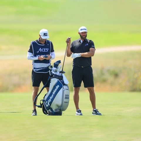 Phản ứng của Dustin Johnson khi đánh trúng Hole-in-one