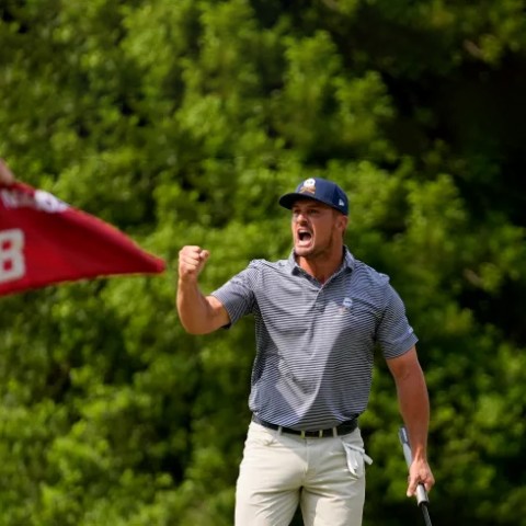 Món ăn vặt yêu thích trong túi của Bryson DeChambeau 