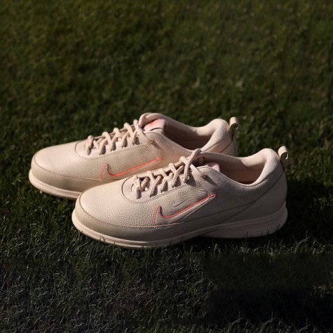 Timberlake ra mắt giày Nike, quà tặng Masters độc nhất