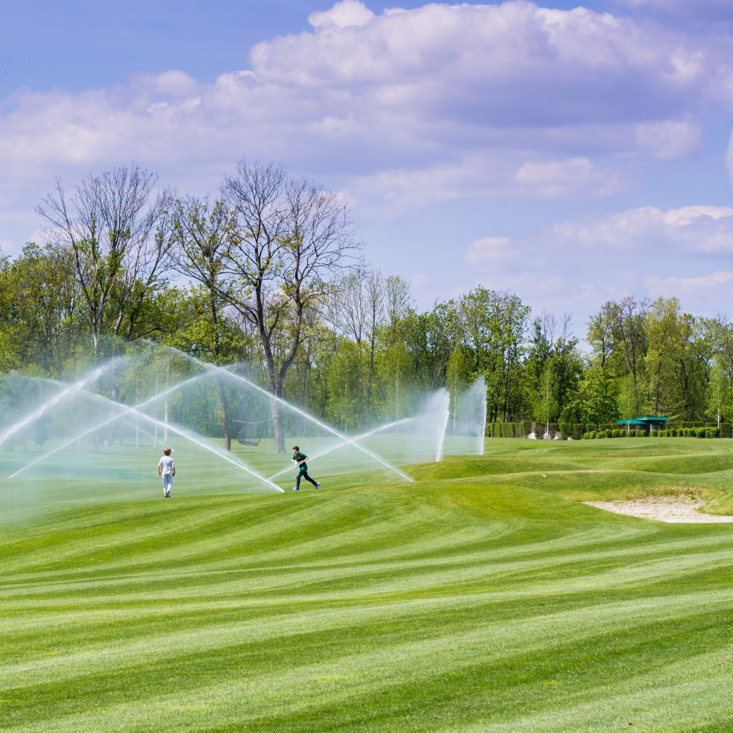 Cách các pro lợi dụng Sprinkler để thoát Fairway
