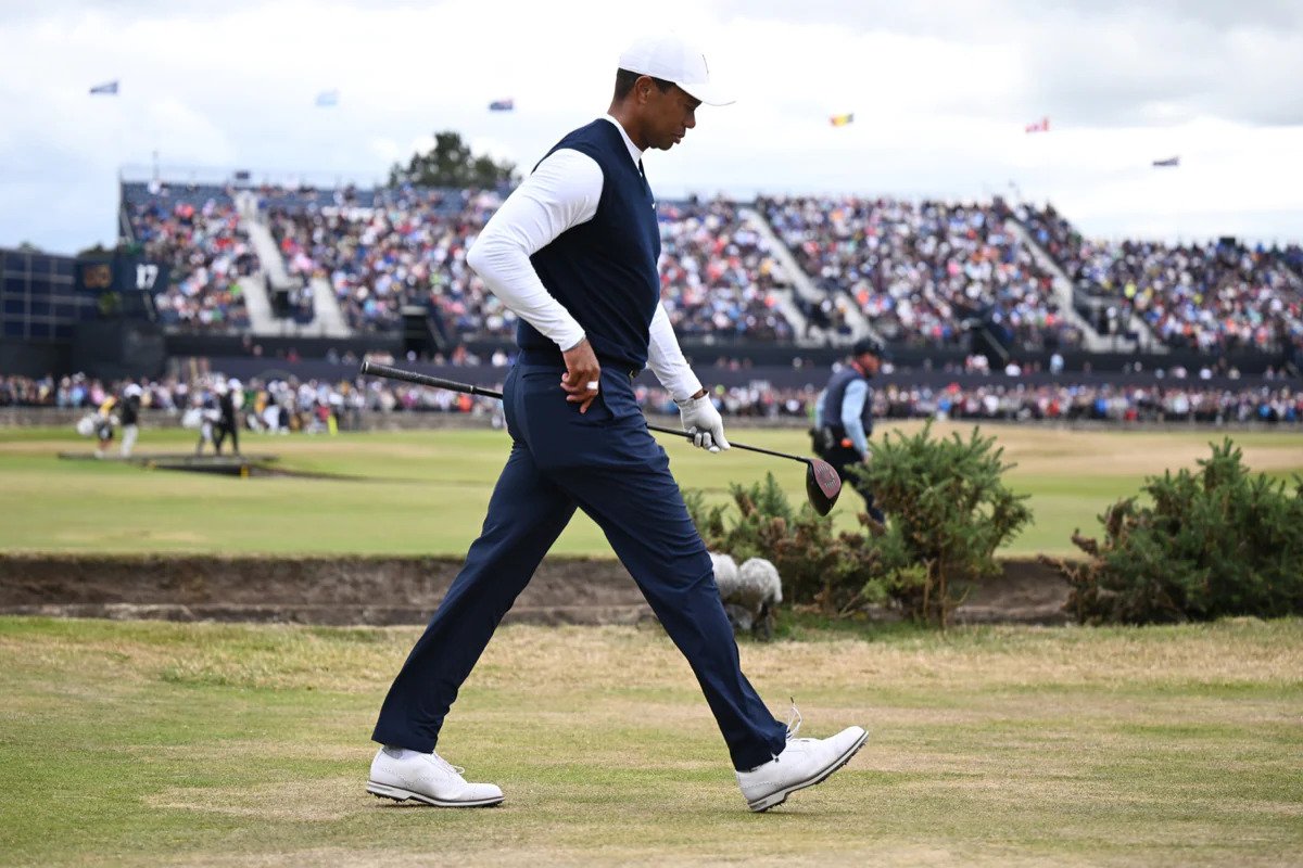 Tiger Woods với màu sắc giản dị